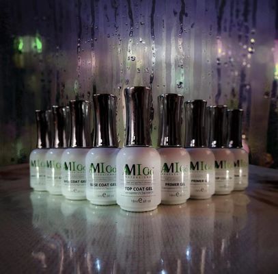 O AMIGO embebe fora do verniz para as unhas que do gel 18ml personalizou o gel UV da lâmpada do diodo emissor de luz da cor da etiqueta polonês